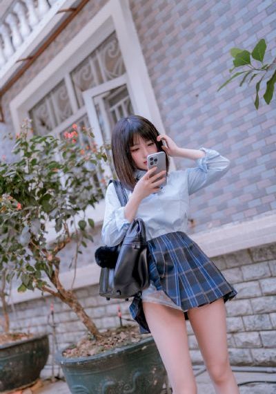三人弄娇妻高潮3p_BD英语完整在线观看