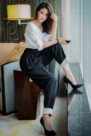 国产爆乳美女娇喘呻吟免费网站_HD免费观看视频